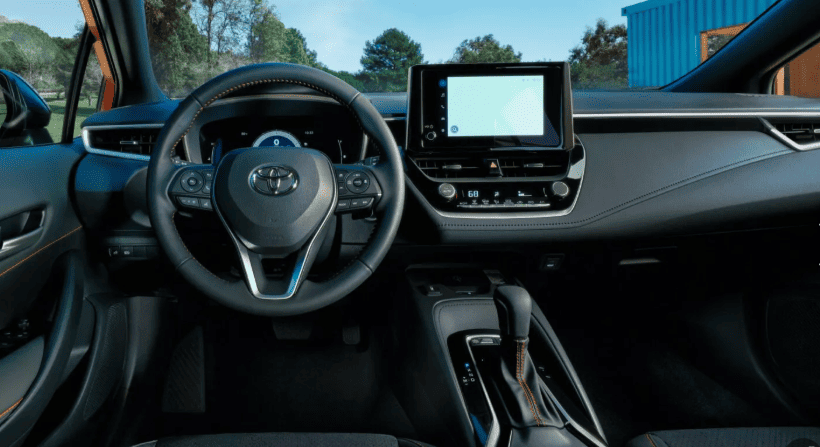 Toyota Corolla Hatchback 2026 recebeu a versão retrô FX Edition, novos sistemas de segurança, equipamentos modernos e preços atualizados
