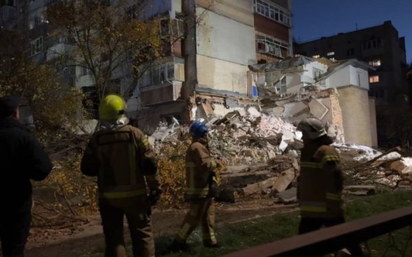 Під завалами будинку у Хмельницькому деблокували загиблу