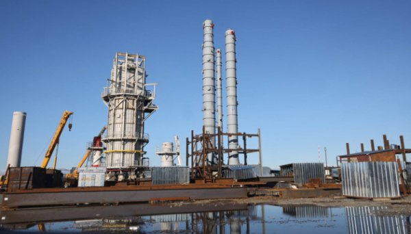 Росія відправила першу партію нафти на новий НПЗ у Грузії – Reuters