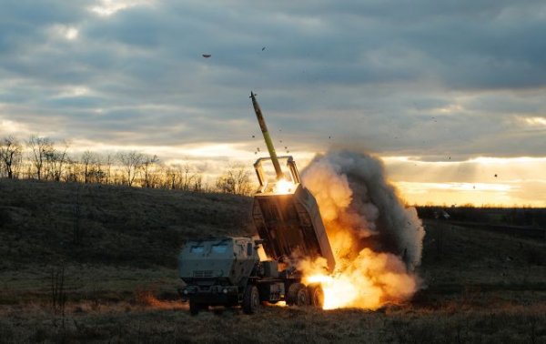 Россияне пошли на штурм, но увязли в болоте и стали приманкой для HIMARS (видео)
