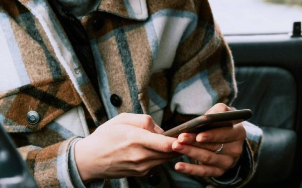 У “Дії” з 13 жовтня тимчасово не працюватимуть послуги заміни техпаспорта та перереєстрації авто