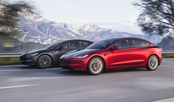 Ось скільки кілометрів може проїхати електрокар Tesla лише з 1% заряду
