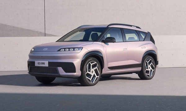 Hyundai представив дешевий електрокросовер із запасом ходу до 722 км (фото)