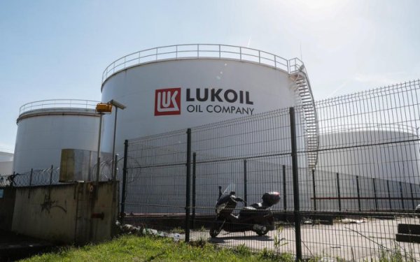 Російські нафтові компанії після санкцій США здешевшали на понад 5 мільярдів доларів