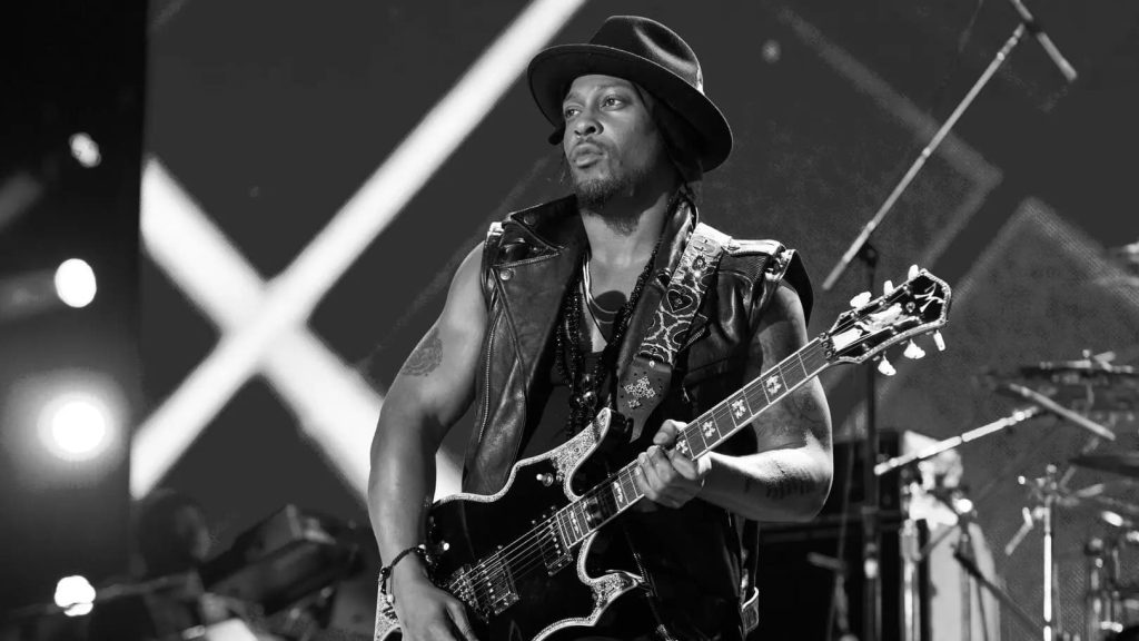Помер D’Angelo — легенда R&B і піонер нео-соулу Помер D’Angelo, піонер нео-соулу і легенда R&B. Атор хітів «Brown Sugar» та «Voodoo», пішов із життя у 51 рік після тривалої боротьби з раком