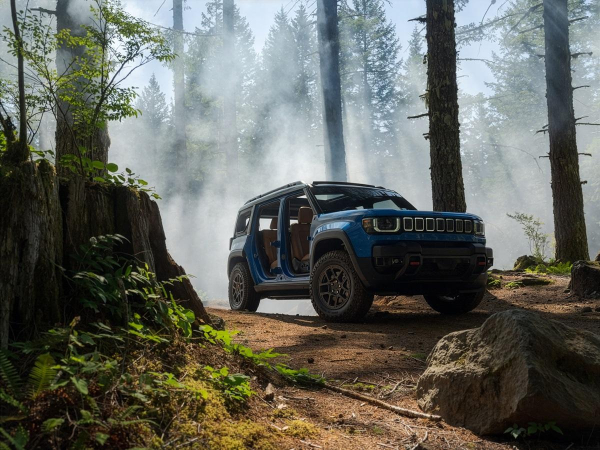 Jeep представила електричний позашляховик зі знімними дверима та величезною батареєю (фото)