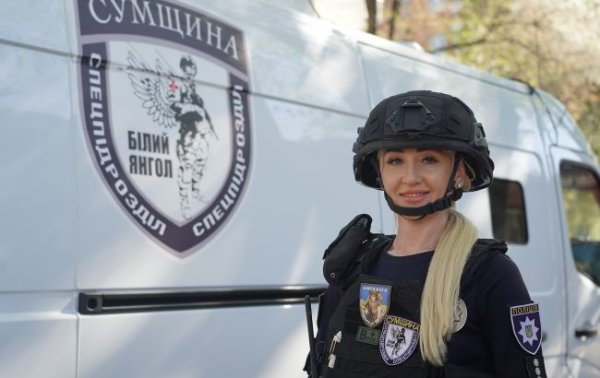 “Каждая поездка может быть последней”: история полицейской из группы эвакуации на Сумщине
