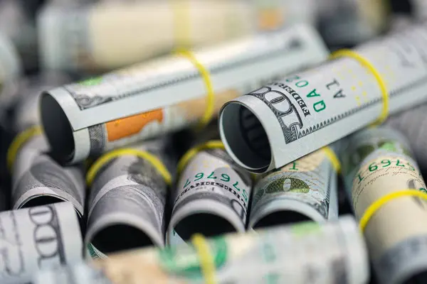 Валютный бум: украинцы за месяц выкупили $750 млн