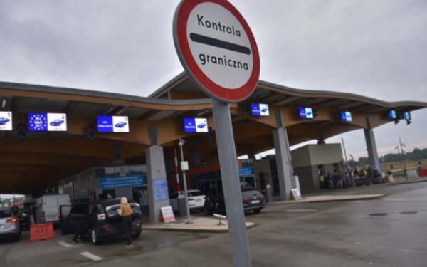Пасажиропотік на кордоні з Польщею збільшився на 5%