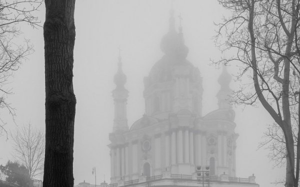 У неділю в Україні очікується хмарна погода, місцями дощ
