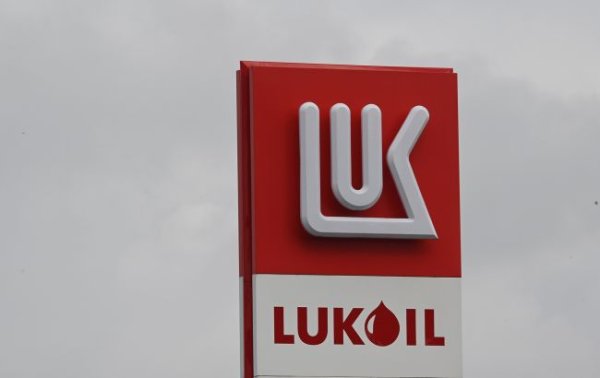 Зарубежные компании “Лукойла” парализованы из-за санкций Запада, – Reuters