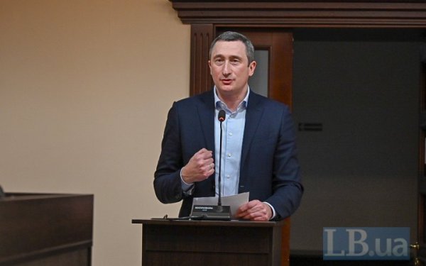 Три особи просять суд дозволити їм узяти Чернишова на поруки