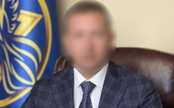 У Києві затримали керівника політичної партії, який за хабарі пропонував “прохідне” місце до Верховної Ради