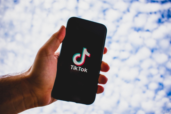 TikTok будет вознаграждать пользователей за ограничение скроллинга ленты