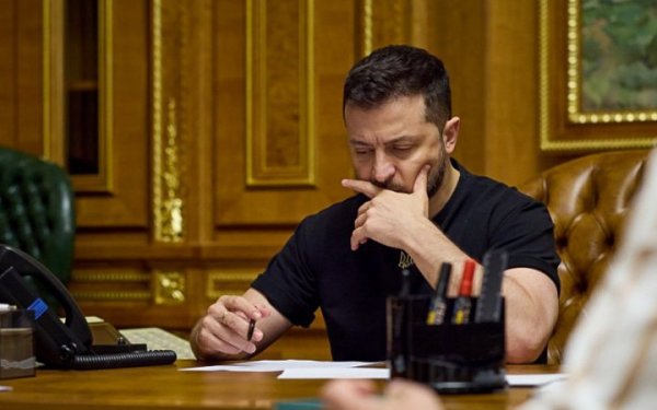 Зеленський схвалив санкції проти ексголови КС, наближеного до Путіна фінансиста та агента ФСБ