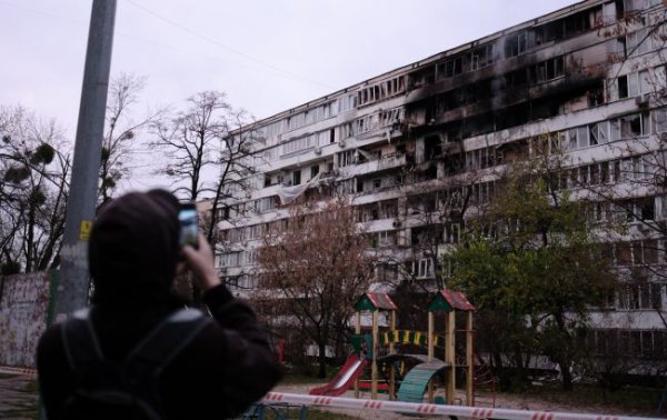 Разбитые многоэтажки, перебои с отоплением и жертвы: все о ночном обстреле Киева