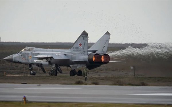 Росіяни атакують Київ БПЛА та ракетами (доповнюється)