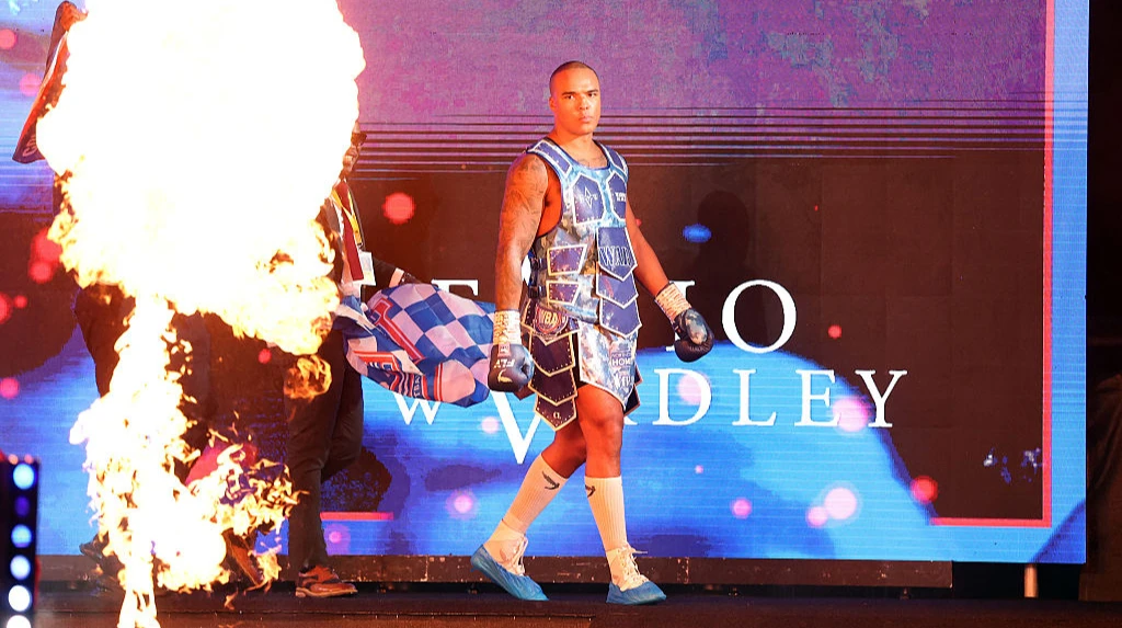 Новий лідер WBO у надважкому дивізіоні після відходу Усика Після відмови Олександра Усика від титулу новим чемпіоном WBO у надважкій вазі став Фабіо Вордлі. Як це змінило ситуацію в дивізіоні — детально.