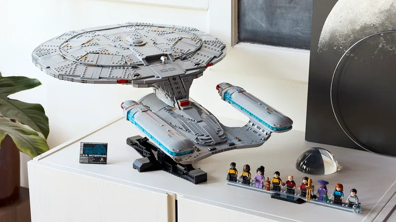 LEGO випускає перший набір за мотивами Star Trek – 3600 деталей і 9 мініфігурок героїв серіалу Новий набір LEGO Star Trek: Enterprise-D виходить у листопаді