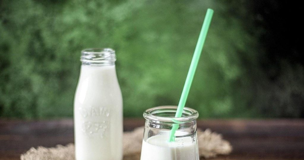 Kefir codziennie: korzyści dla trawienia i odporności