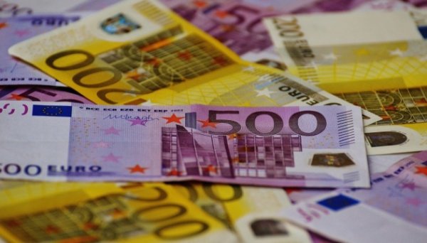 Євро майже 50: Нацбанк назвав курс гривні на 30 грудня