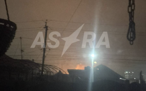 Росіяни заявили про масовану атаку дронів на Ростов і інші міста. Пошкоджено нафтовий танкер