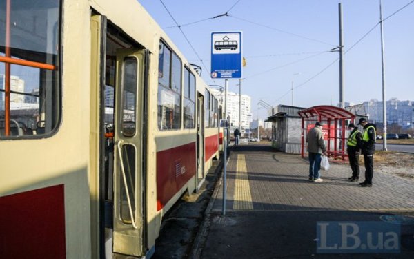 КМДА: ворожим обстрілом пошкоджено рухомий склад та транспортну інфраструктуру Києва