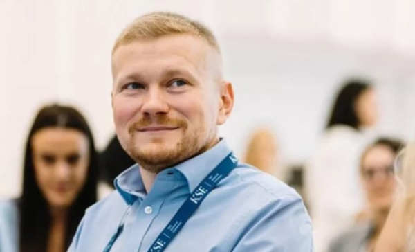 Из Кабмина ушел чиновник, который был куратором программ «єОселя» и «Национальный кэшбэк»