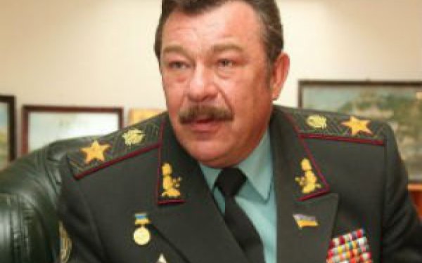 Колишнього міністра оборони і ексрегіонала Кузьмука звільнили з посади позаштатного радника Командувача Сил ТрО