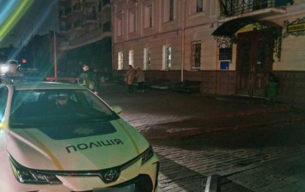 В Киеве возле приемной Коордштаба обнаружили предмет, похожий на радиомаячок