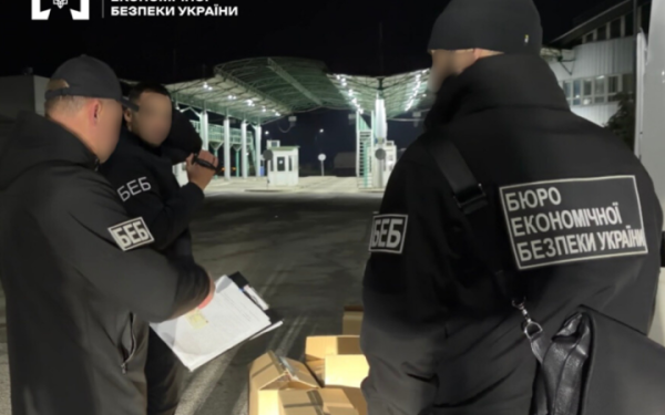 На Закарпатті вилучили 36 тисяч пачок сигарет, які ввозили як “гуманітарку” для ЗСУ