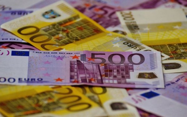 Стоимость евро в обменниках достигла 50 гривен