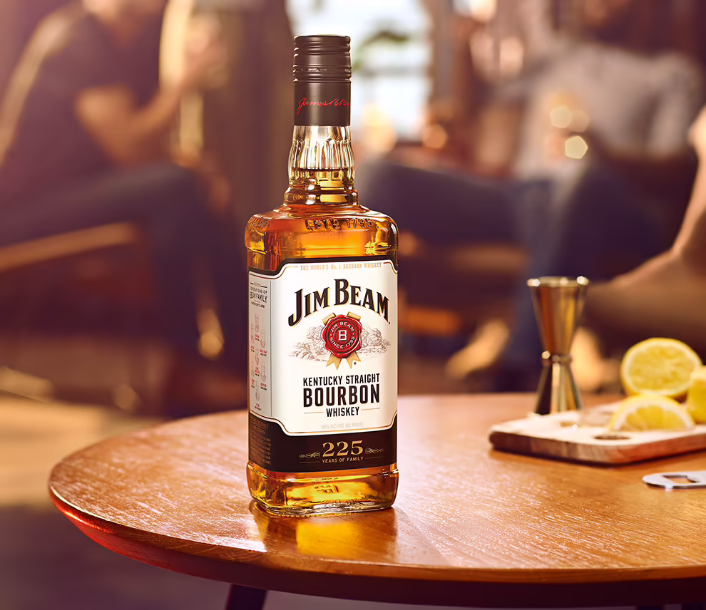Jim Beam останавливает главный завод из-за избытка бурбона и торговых войн