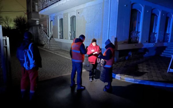 У Одесі ворог вночі пошкодив об’єкт критичної інфраструктури і поранив людину