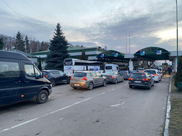 "єЧерга" для легкових авто: уряд готує нові правила перетину кордону України