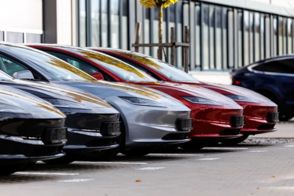 Tesla вывела на европейский рынок «дешёвую» Model 3