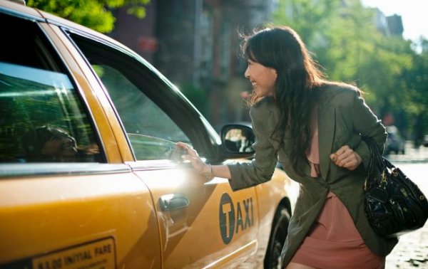 Таксисты Uklon и Uber должны платить налоги с доходов, – руководитель Налоговой