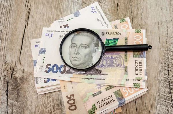 Кабмин предлагает платить вознаграждение информаторам коррупции