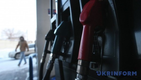 На АЗС України дешевшає пальне: які ціни на бензин 24 грудня