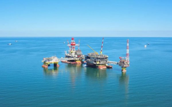 СБУ вперше вдарила по нафтовидобувній платформі Росії в Каспійському морі