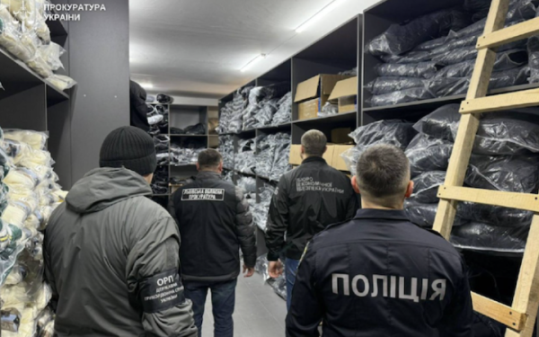У Львівській області викрили виробництво підробного одягу італійських брендів