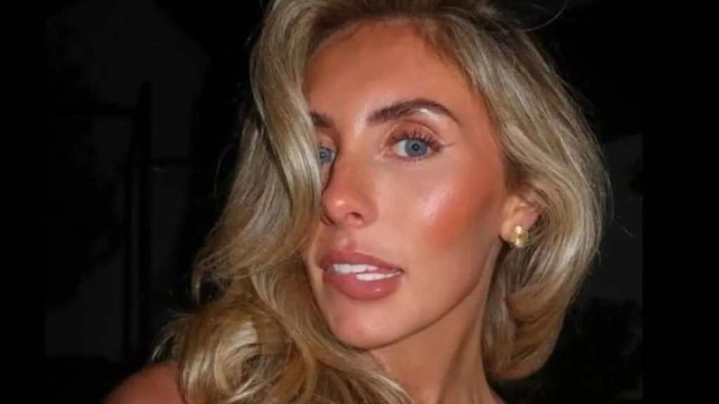 Бонні Блу з OnlyFans заарештована в Індонезії за звинуваченнями у порнографії Bonnie Blue затримали на Балі за підозрою у створенні порнографічного контенту. Які докази наводить поліція та яке покарання їй загрожує.