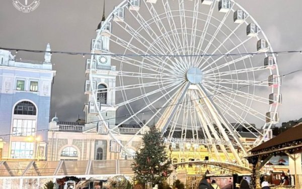 Суд заарештував атракціон “Колесо огляду” на Подолі в Києві