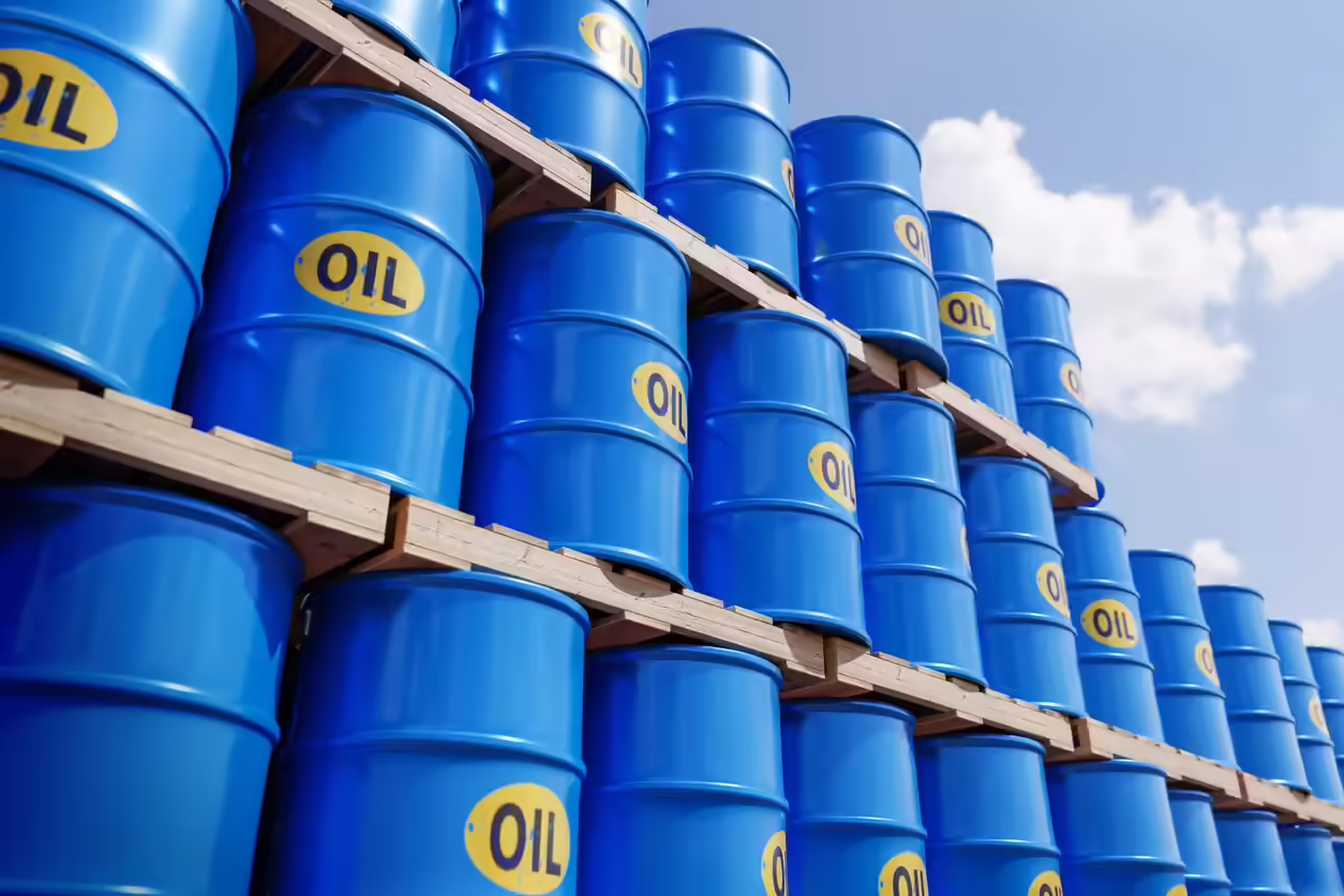 Нефтяные доходы России обвалились до исторического минимума из-за ударов Украины и санкций