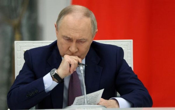Январский удар по бюджету РФ: доходы от нефти и газа обвалились почти вдвое, – Reuters