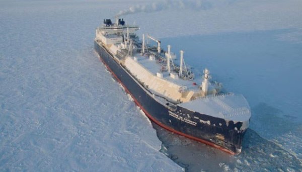 Росія обходить санкції США щодо експорту скрапленого газу за допомогою єдиного криголама – Bloomberg
