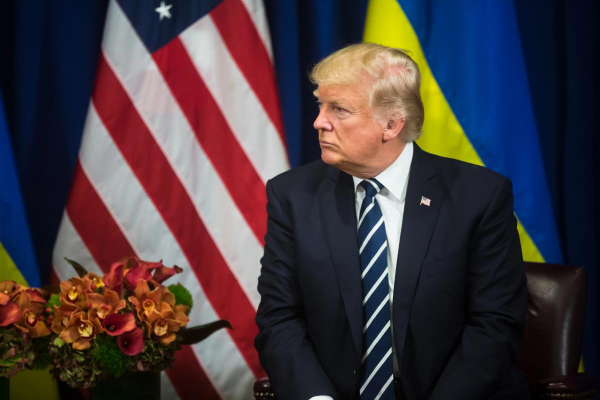 Трампа вдався до "тарифного шантажу" союзників через Гренландію, - The Times