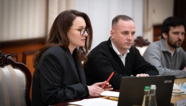 Зв’язок та інтернет без світла: Свириденко зустрілася із представниками мобільних операторів