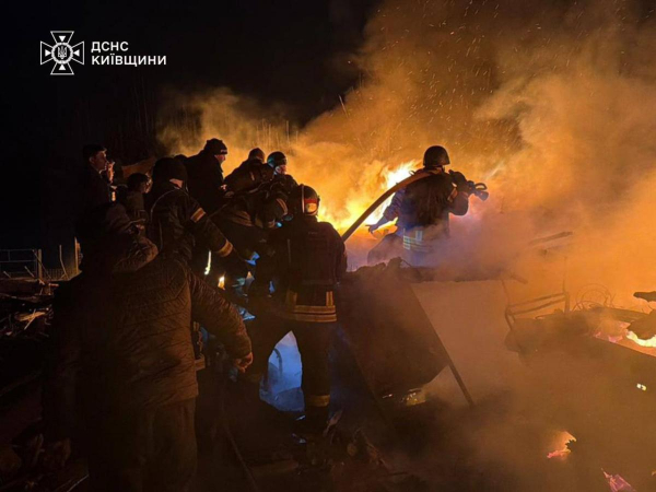 Ворог цілеспрямовано атакував районні котельні: в будинках Києва почали зливати воду