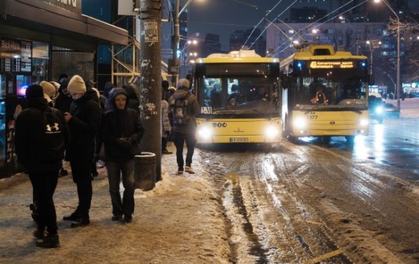 “Ночные рейсы” в Киеве: жители просят власть продлить график транспорта